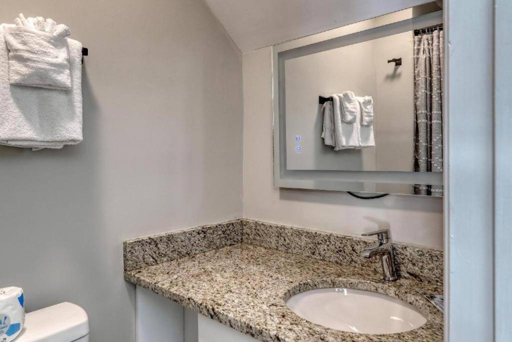 Stylish Haven New Walk To The Ocean Smart Tvs Wifi Leilighet Myrtle Beach Eksteriør bilde